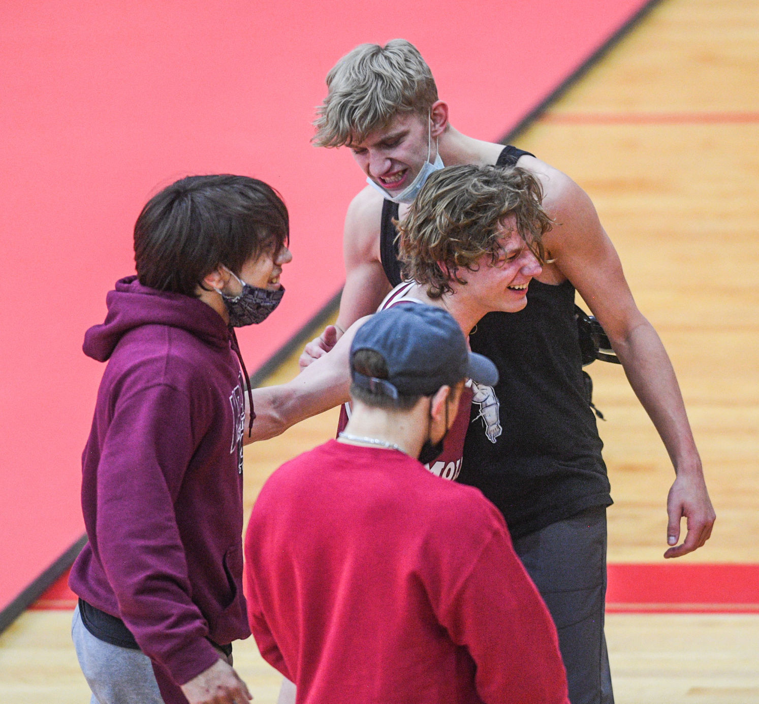 04921-qc-spt-moline-ri-wrestling-023